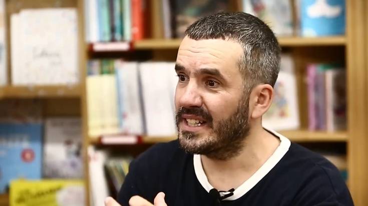 Hasier Larretxea: "Izen ginen horri modu argitsu eta xamurragoan begiratu nahi izan diot"