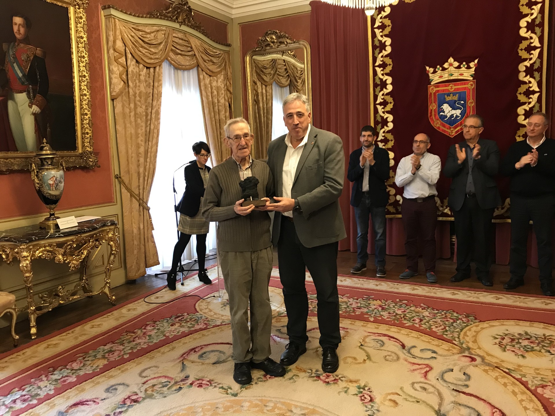 Pello Apezetxea etnografo, etnologo eta idazleak jaso du 2018ko Txondorra saria