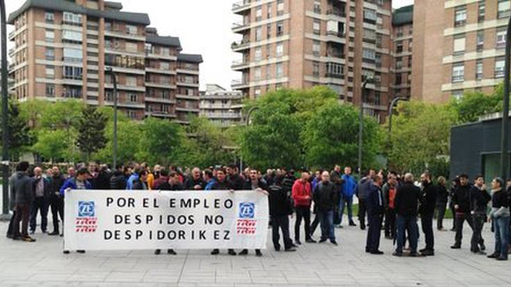 TRWko langileen protesta auzitegian, kaleratzeak eteteko eskatuz
