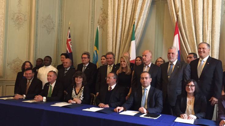 Isurketa murrizteko akordioa sinatu du gobernuak beste 100 eskualde ingururekin