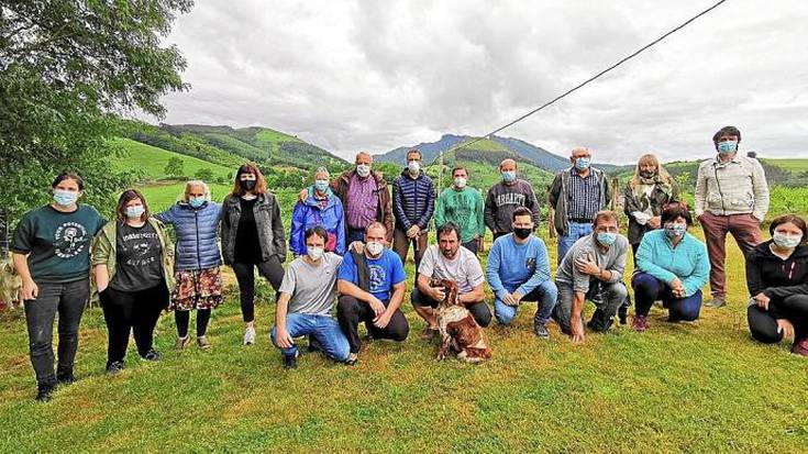 Lesakan eraiki nahi duten parke eolikoaren aurka Endara Bizirik plataforma sortu dute bizilagunek