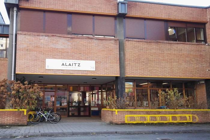Hezkuntza departamentuak ez du erabakirik hartu Alaitz eta Ezkabako 2 urteko gelen inguruan
