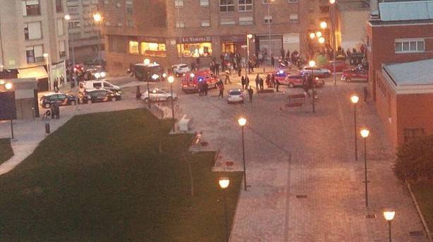 Eraikin bat hustu dute Azpilagañan bonba pakete faltsu baten ondorioz