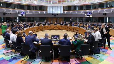 Atzeratu dute Europako Batasunean euskara ofizial izateko bozketa