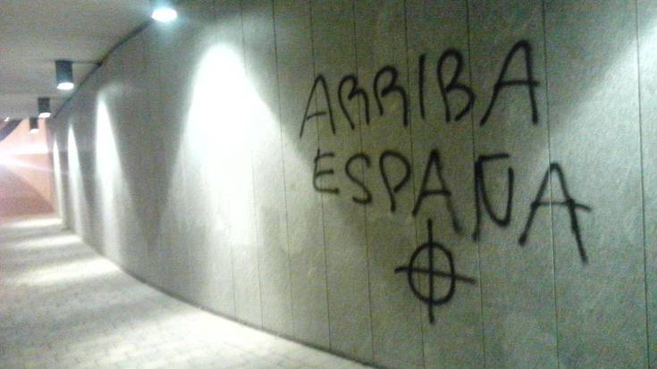 Pintada gehiago Iruñeko alkatearen aurka