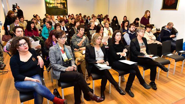 Genero indarkeriaren aurka, "politika eraginkorren" beharra nabarmendu dute