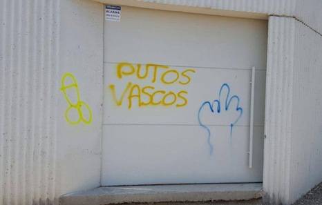 "Putos vascos" dioen margoketa gaitzetsi dute Argia Ikastolako kideek