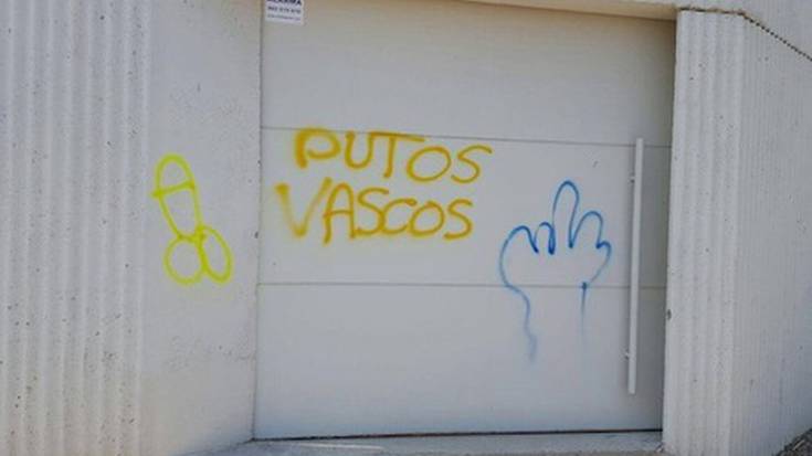 "Putos vascos" dioen margoketa gaitzetsi dute Argia Ikastolako kideek