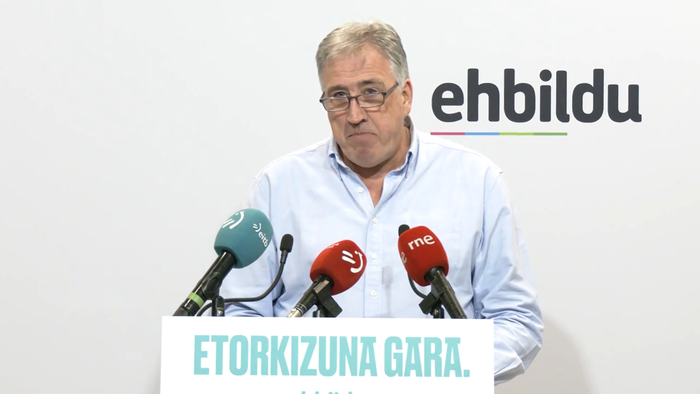 Gobernu “egonkor eta partekatu” baten bitartez Iruñearen “paralisia” gaindituko duela iragarri du Asironek