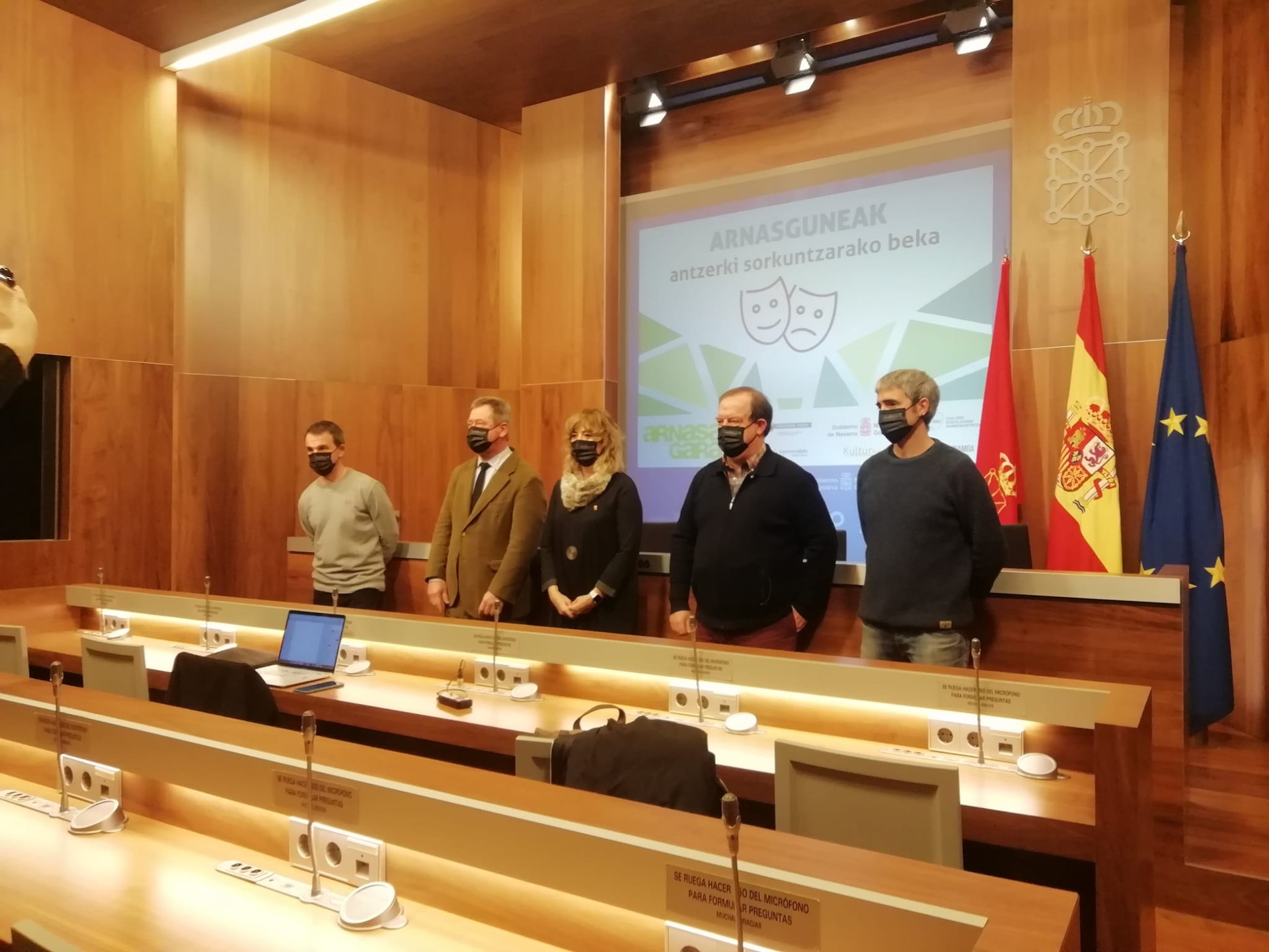 Lesakako Mairu Antzerki Tailerrak eskuratu du 'Arnasguneak' antzerki beka