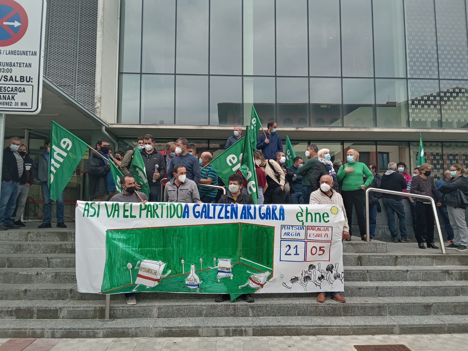 Ustiategi txikiak desagertzeko arriskuan direla ohartarazi du EHNE sindikatuak