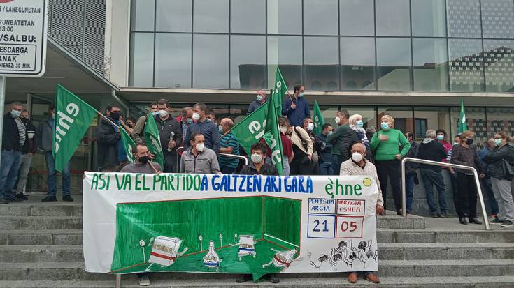 Ustiategi txikiak desagertzeko arriskuan direla ohartarazi du EHNE sindikatuak