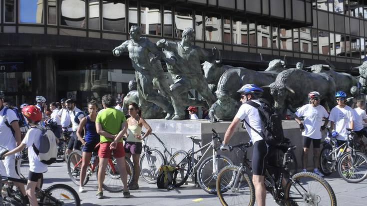 Iruñean 30 kilometro orduko abiadura ezartzea proposatu du Aranzadik