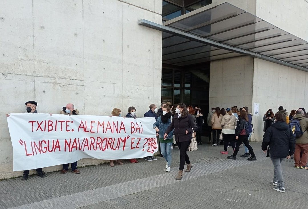 Euskara ezin dela atzerriko hizkuntzen azpitik baloratu ebatzi du Nafarroako Auzitegiak