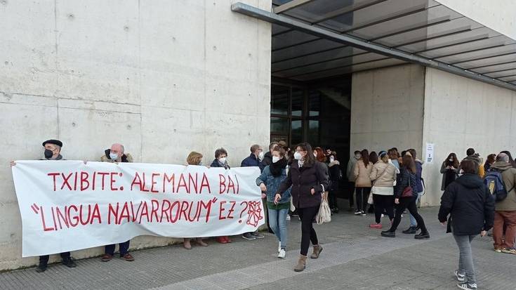Euskara ezin dela atzerriko hizkuntzen azpitik baloratu ebatzi du Nafarroako Auzitegiak