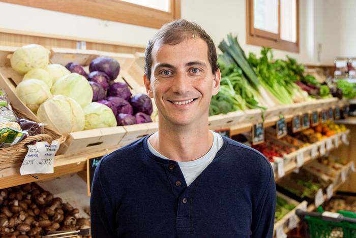 "Tomate batekin jendea hunkitu egiten bada, nola ez du zirrara sentituko aldaketa gehiagoren aurrean?"