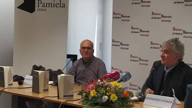 Bernardo Atxaga idazleak 'Kilker bat autopistan' liburua aurkeztuko du gaur Iruñean