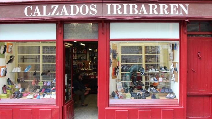 Bi zapata-denda itxiko dituzte Alde Zaharrean