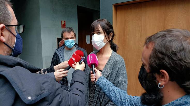 Agurne Gaubeka (Behatokia): "Nola bermatuko dute administrazio telematikoa, euskaraz funtzionatzeko ez badira ezartzen lanpostu elebidunak?"