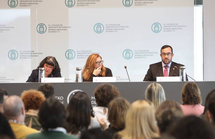 Tratu txarren salaketekin jarraitzeari uko egiteak behera egin du Nafarroan