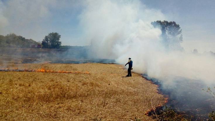 Fustiñanan izandako sutea itzali dute suhiltzaileek