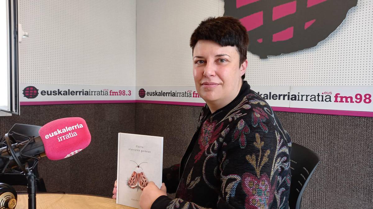 Castillo Suarez: “Poesia idazteko asko irakurri eta asko bizi behar da”