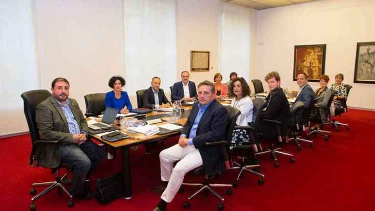 Parlamentuak Trenasaren itxiera errefusatu du