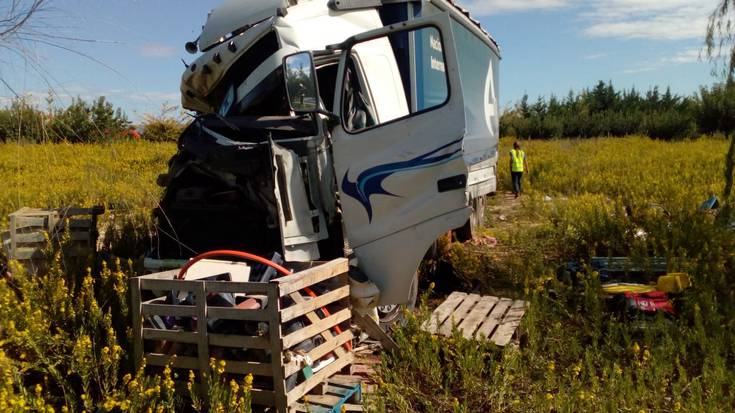 Gidari bat hil da Erriberrin, kamioi batek eta traktore batek elkar jota