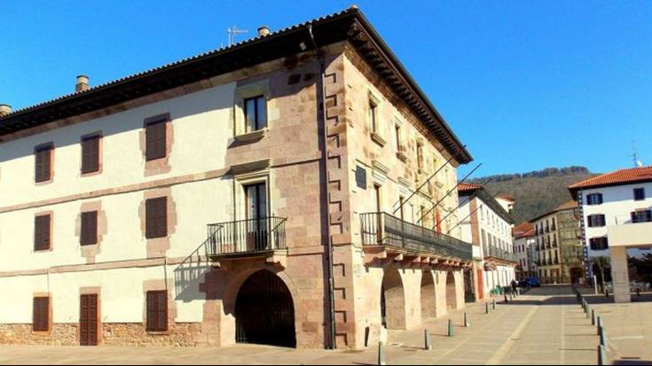 Baztango Udalak entzungor eginen dio euskara plana bertan behera uzten duen epaiari