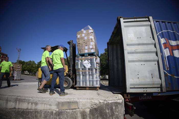 Ayuda Contenedores GKEak bi edukiontzi bidaliko ditu Gazara laguntza humanitarioa emateko