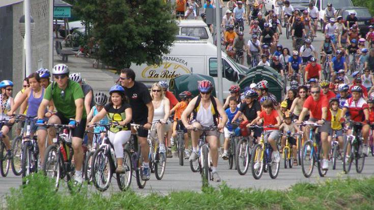 Mugikortasun Ordenantza berria: bizikleten zaintza, bideko segurtasuna eta udaltzainak bizikletan