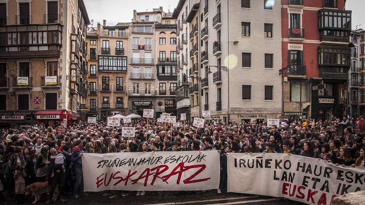 Haur eskoletako euskararen murrizketak salatu dituzte ehunka iruindarrek