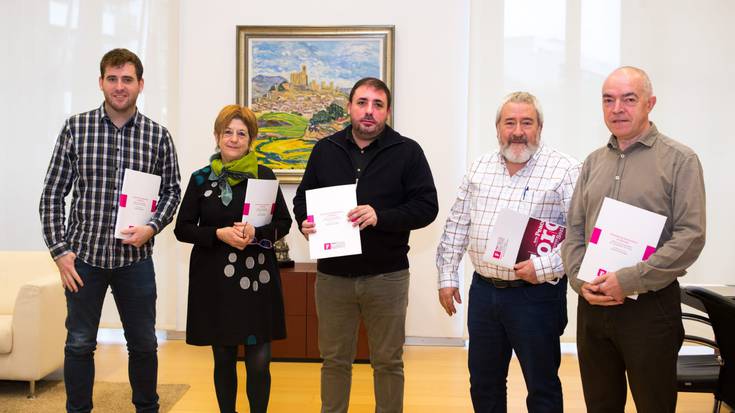 Elkarbizitza lortzeko, ezberdinen arteko elkarrizketa indartzeko premia berretsi dute Foro Sozialak eta Unai Hualdek