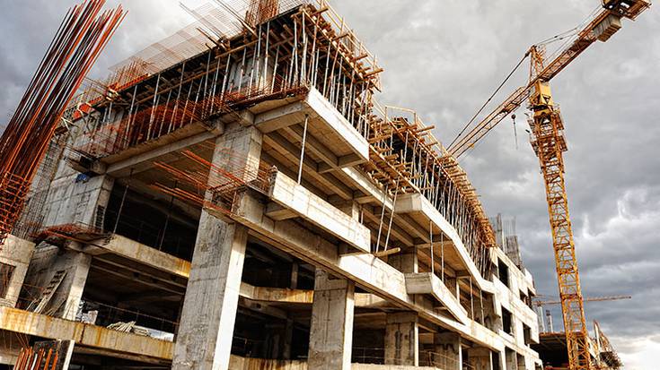 Eraikuntza lanean ari zela erorikoa izanda hil da gizonezkoa