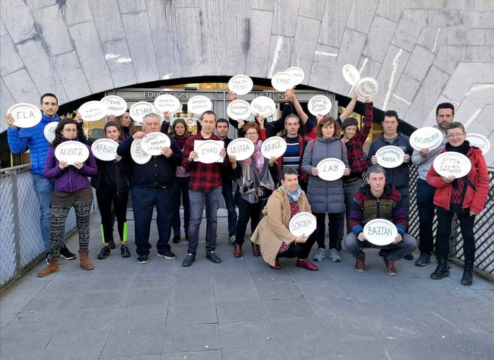 Tokiko eta sasoiko elikagaiak eskoletako jantokien oinarri izan daitezela eskatu dute hainbat eragilek