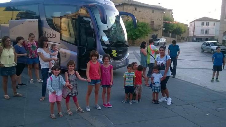 "Eremu ez euskalduneko" herrietara iritsi da D ereduko ikasleak eramateko autobusa