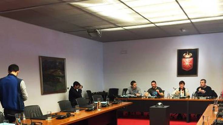 Parlamentuan torturak salatu eta salbuespeneko egoerekin amaitzeko eskatu dute