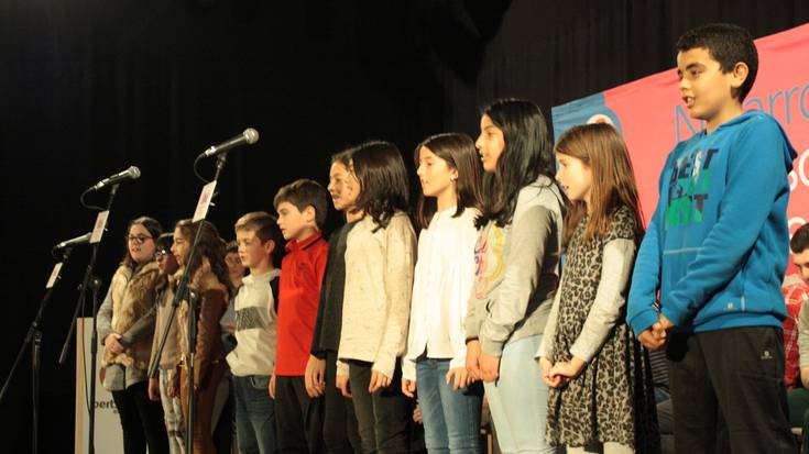 Udalak bertsolaritza-eskolak eskaintzen jarraituko du ikastetxeetan