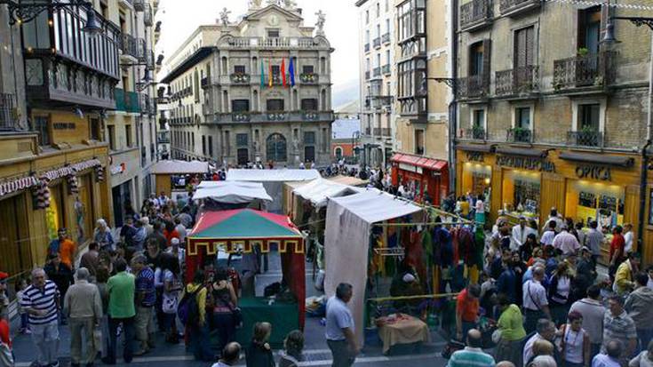 Hiru Burguen Erdi Aroko Azoka, asteburuan Iruñean