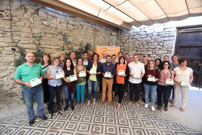 Sobratutako bazkaria etxera eramateko ontziak banatuko dituzte jatetxeetan