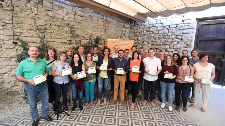 Sobratutako bazkaria etxera eramateko ontziak banatuko dituzte jatetxeetan