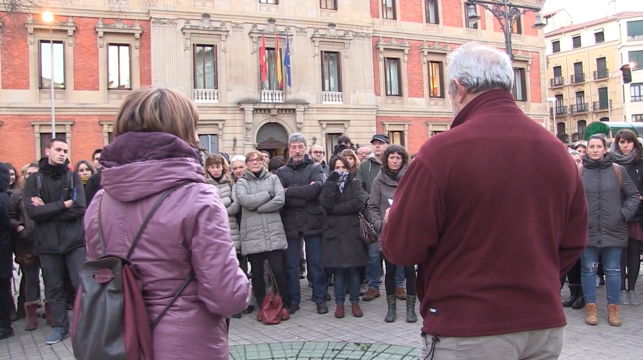 Zerrenda bakarra alboratzea mahai sektorialaren "subirautza ukatzea" dela salatu du gehiengo sindikalak