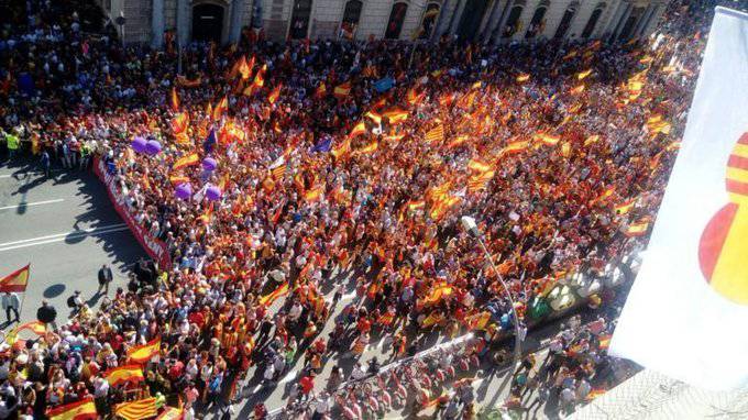 "Demokrazia defendatzeko" Bartzelonako manifestazioarekin bat egin du UPNk