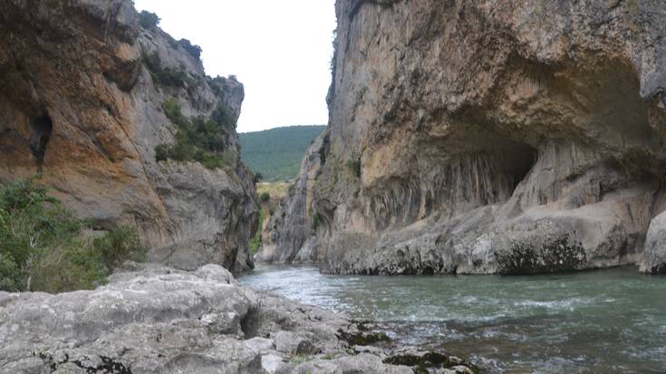 Irati ibaian gizaki garezur bat aurkitu dute Orbaitzetatik gertu