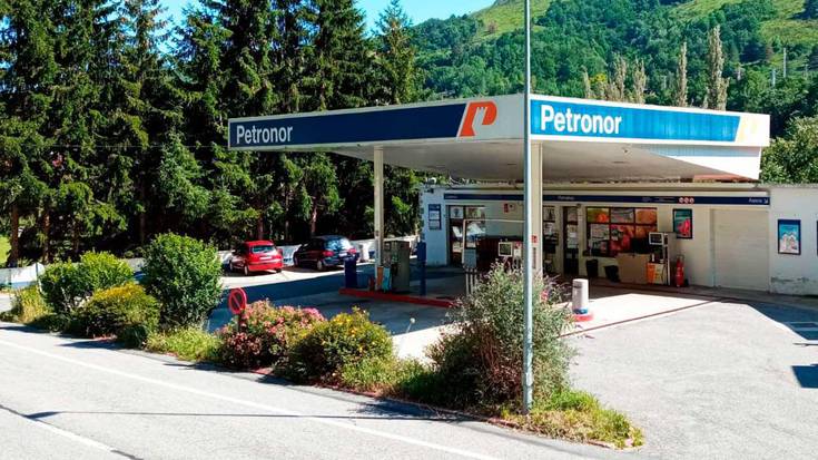 Koldo Landa (Aribeko gasolindegia): “Itxi behar izan dugu, ezin dugu horrenbeste diru aurreratu”