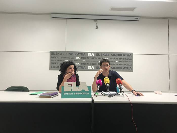 Imanol Pascual (ELA): "Lan arloan, Sanz eta Barcinaren garai ilunetara itzuli nahi du Maria Txibitek"