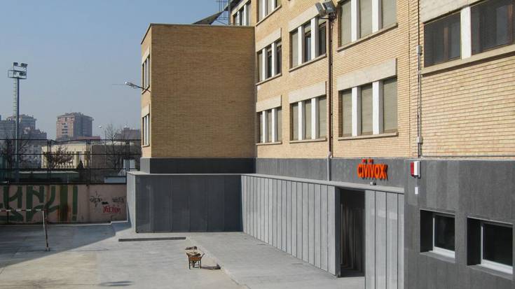 Nor bere buruarekin egon dadin