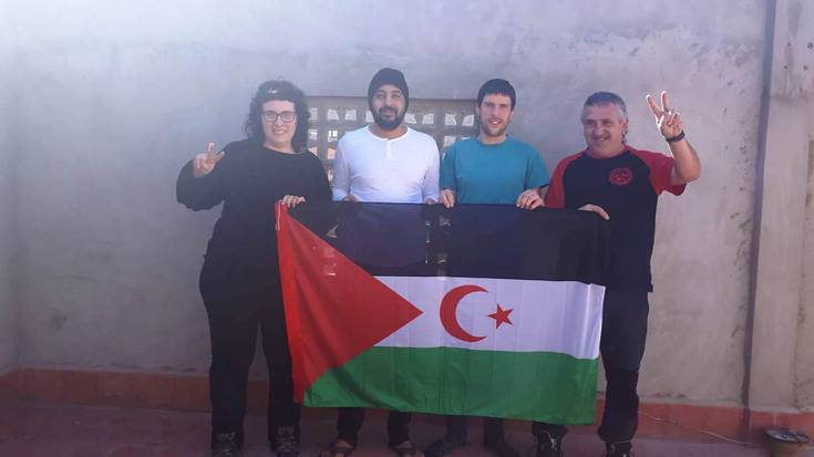 Mendebaldeko Saharatik kanporatu ditu Marakoko poliziak hiru ekintzaile