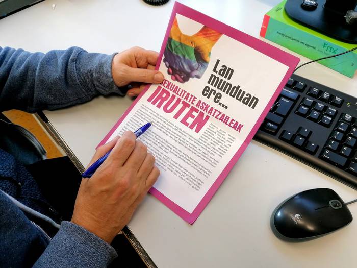 LGTBIQ+ pertsonek lantokietan diskriminazioa pairatzen dutela erakutsi du LABen inkesta batek