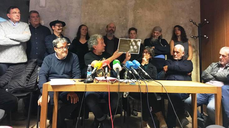 Erorien monumentuan ezkutuan grabatu zuen dokumentalistak ez dio epaiari helegiterik jarriko